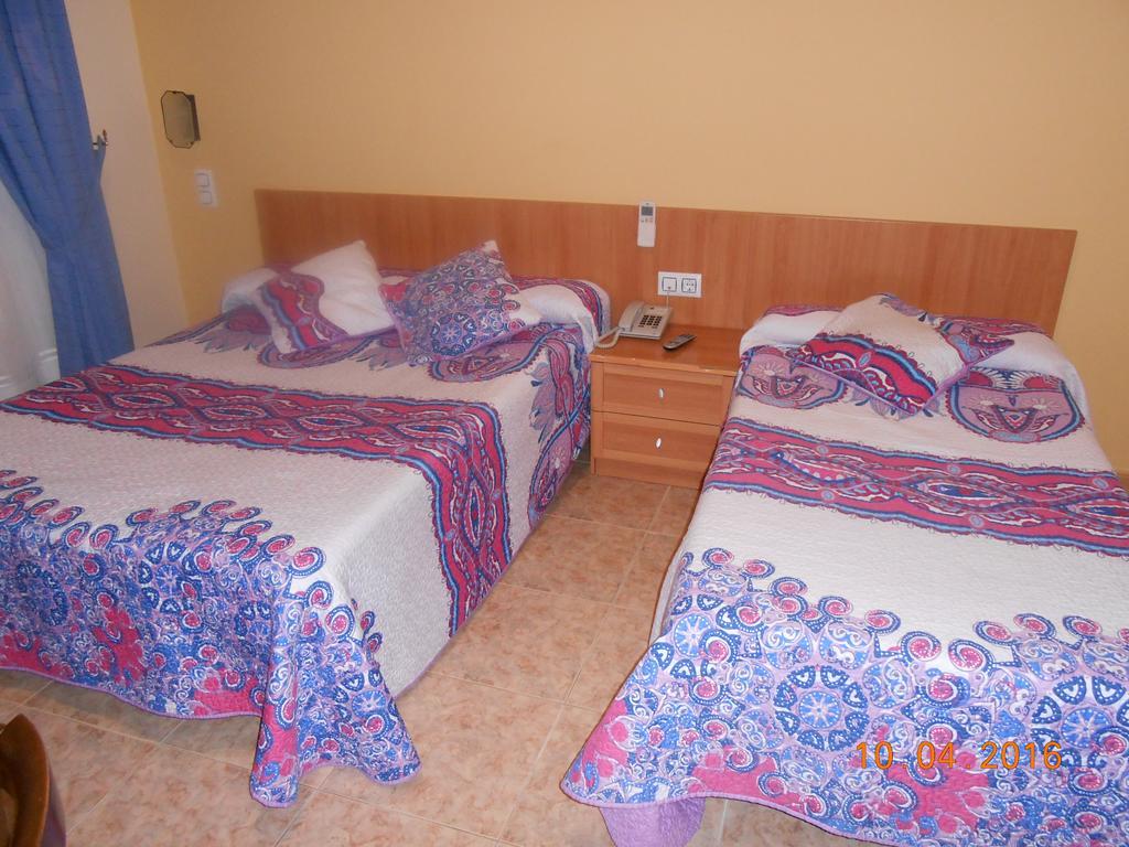 Apartahotel Los Hermanos Ocana  Bagian luar foto