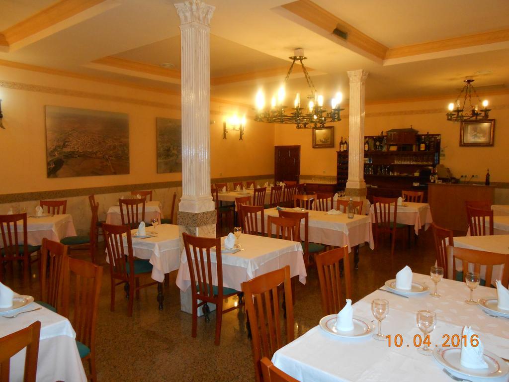 Apartahotel Los Hermanos Ocana  Bagian luar foto