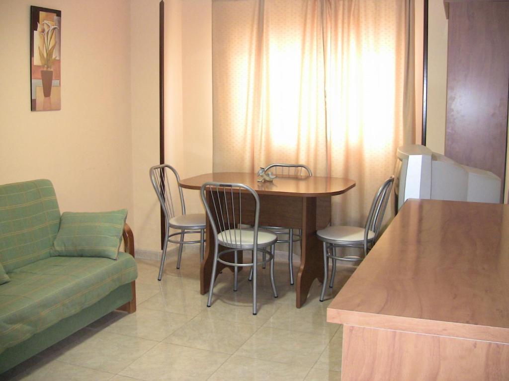 Apartahotel Los Hermanos Ocana  Ruang foto