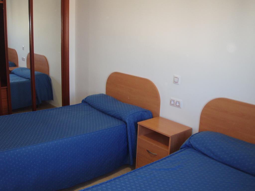 Apartahotel Los Hermanos Ocana  Bagian luar foto