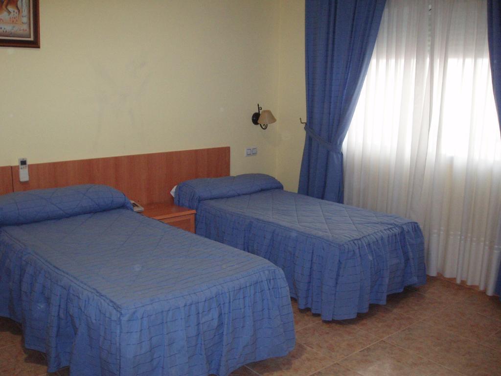 Apartahotel Los Hermanos Ocana  Bagian luar foto